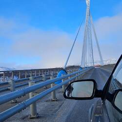 Da stellt sich die Frage, rechts oder links des Flusses.