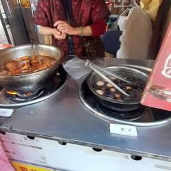 Teeeier warm gekocht in schwarzem Tee