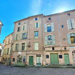 Immer wieder interessante Fassaden und Türen