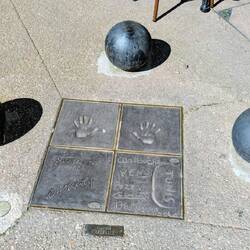 Walk of Fame Pézenas: Claudia Cardinale als Venus 1961 hat sich hier verewigt