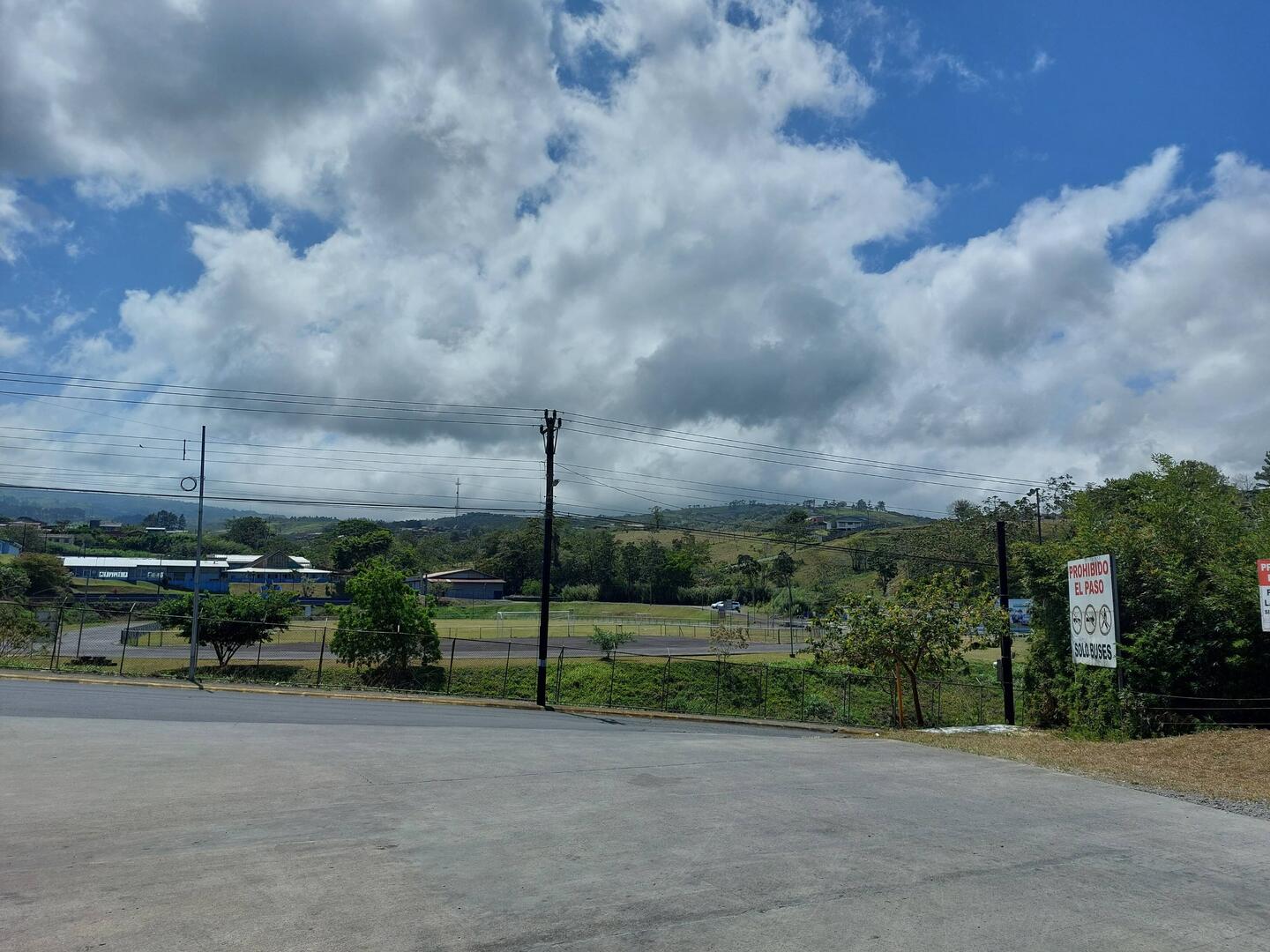 Hab an dem Tag leider nur ein Foto vom Busparkplatz aus gemacht...