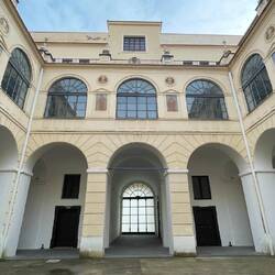 der Innenhof des Museums - einem kleinen Schloss ähnlich