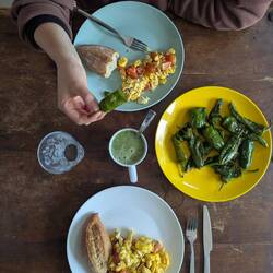 Having chickens = eating eggs again 🐔