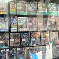 Hay muchas tiendas con paredes llenas de cromos individuales para vender