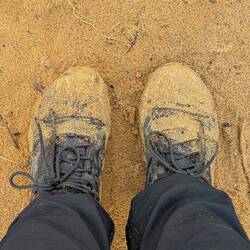 Was macht mehr Spaß als durch Sand laufen? - durch NASSEN Sand laufen! 😁😜