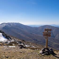 Links der höchste Berg Sardiniens, der Punta La Marmora mit 8 Hm mehr als wir gerade stehen 😄