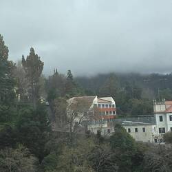 Monte, links die bekannte Kirche