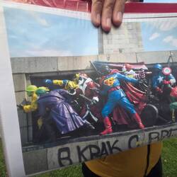 A Corbett graffiti of the communist monument.