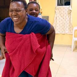 Thandeka mit ihrer Tochter Easy