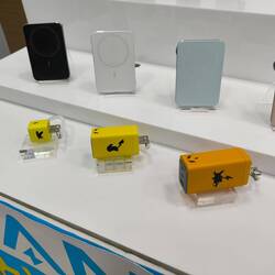 Enchufes retractiles de carga rapida super monos