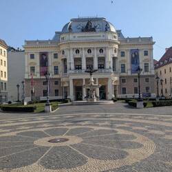 Promenade looking the other way to opera house