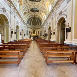 von innen aber prächtig und sehr barock