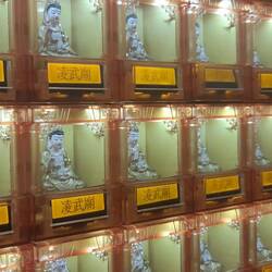 Persönliche kleine Buddhas für 80 Euro zu bekommen