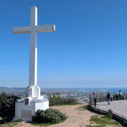 Das weiße Kreuz auf dem Mont Saint-Clair