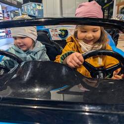 Linksverkehr oder Rechtsverkehr? Unsere Kinder setzen sich für Flexiverkehr ein.