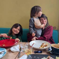 Mads, schau mal her!