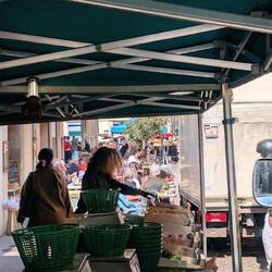 Die Autos müssen da durch, kein pardon...