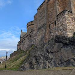 Schickes Mehrsoldatenhaus im Herzen Edinburghs mit herrlichem Blick aus kleinen Fenstern.