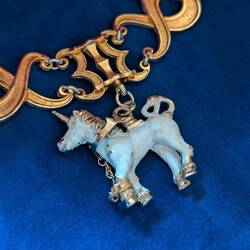 Wie viele Einhörner kann es in einer Burg geben?!