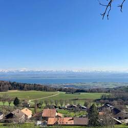 Arrivée en Suisse. Bon début pour se familiariser avec la neige, on va en bouffer en Islande 😂 !
