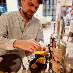 Mescal wird mit Orange & Chilli getrunken