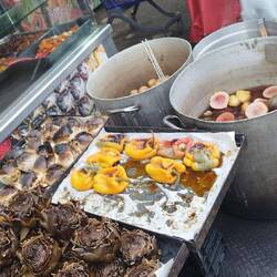 Selbst gekochte Kartoffeln gibt's hier- und werden sogar gekauft 🤔