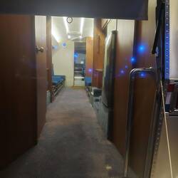 Der Van der Space Shuttle Crews. Die waren mehr, da mußte was Größeres her.