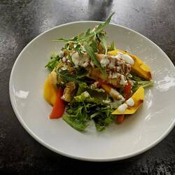 Letztes Frühstück, Calamares auf Salat