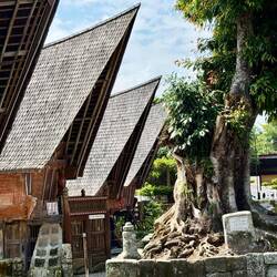Museumsdorf Huta Siallagan, Steintreppe