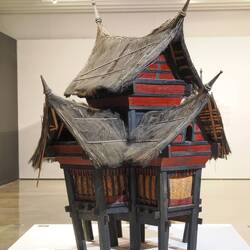 Modell eines Reisspeichers / Model of a rice storage