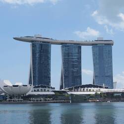 ArtScience Museum links unten / lower left