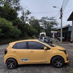 Unser Taxi für 160 km - ein neuer Kia Picanto mit Breitreifen