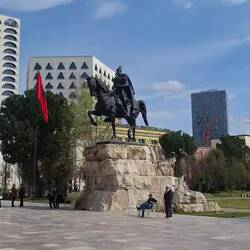 Piazza Skanderbeg