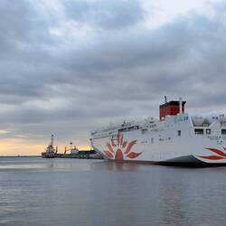 Im Hafen von Osaka, hinterm Asia Trade Center.
