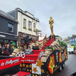 Wir fragen uns wie kurz die Parade gewesen wäre, wenn Jessie den Oscar NICHT bekommen hätte 🙈