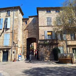 Alles sehr großzügig und gepflegt