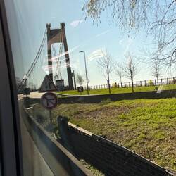 Über diese riesige Hängebrücke sind wir gefahren