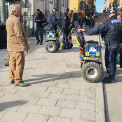 Hier jagd Dich die Polizei mit Segways