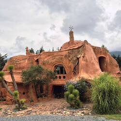Casa Terracotta - ein Haus nur aus gebranntem Ton