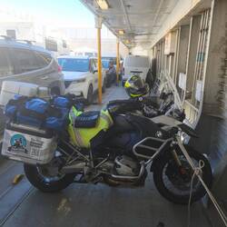... Nach Cape Jervis.. wiederum einziges Moped 😃