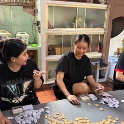 die Bonbons werden je einzeln von Hand verpackt... keine Maschine!!!