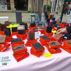 Portemonnaies (ohne direkt ersichtliche Preise)