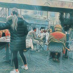 Nach dem Marktbummel kurze Einkehr auf ein Kaltgetränk und das Geschehen beobachten