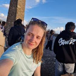 zvüu Touris, vüuzvüu Touris