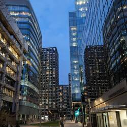 Schaut schon cool aus, wenn es dunkel wird und die Lichter angehen.