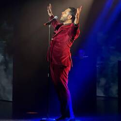 SINGER- Michael Linden from NYC