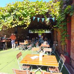 .... mit Biergarten 😊