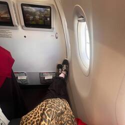 hatte noch NIE so viel platz in am flugzeug