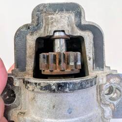 Die Verzahnung wackelt wie ein Kühlschwanz