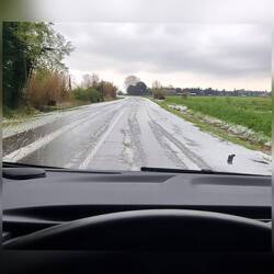 Unterwegs Schnee auf der Fahrbahn